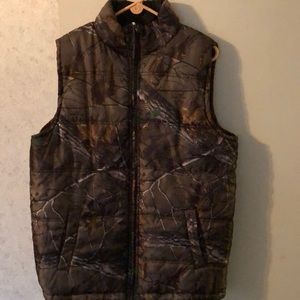 Realtree reversible vest size large